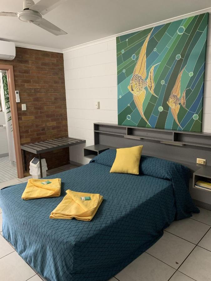 Sandpiper Motel Sarina Zewnętrze zdjęcie