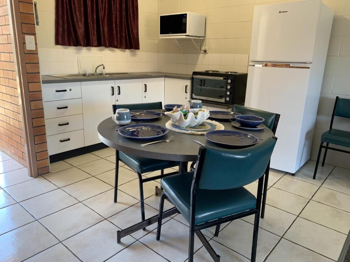 Sandpiper Motel Sarina Zewnętrze zdjęcie