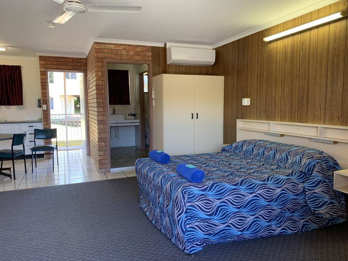 Sandpiper Motel Sarina Zewnętrze zdjęcie